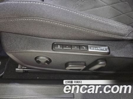 Volkswagen Golf 2023, фото 16