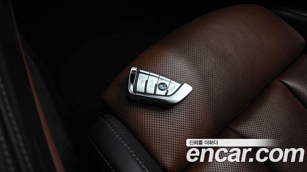 BMW 8 Series 2023, фото 21