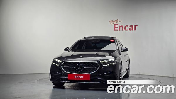 Mercedes-Benz E-Class 2024, фото 3