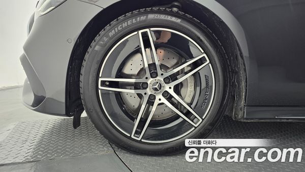 Mercedes-Benz E-Class 2024, фото 5