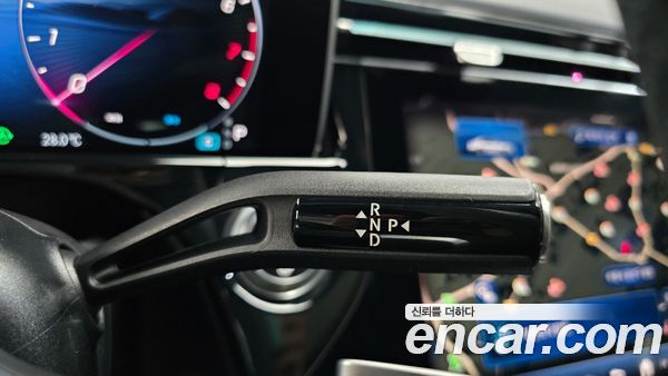 Mercedes-Benz E-Class 2024, фото 9