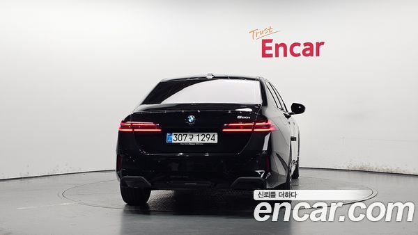 BMW 5 Series 2026, фото 4