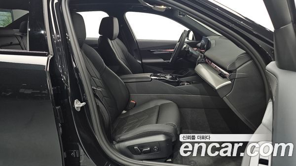 BMW 5 Series 2026, фото 13