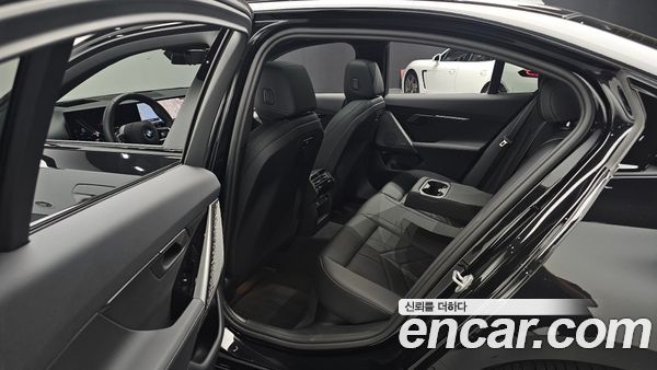 BMW 5 Series 2026, фото 18