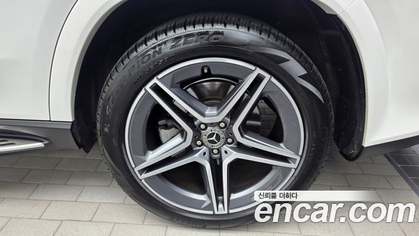 Mercedes-Benz GLS 2021, фото 7