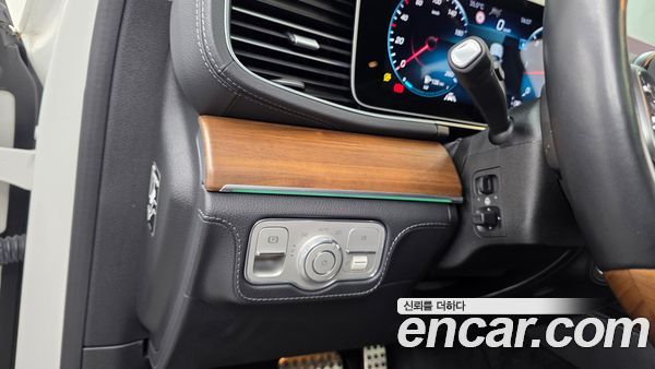 Mercedes-Benz GLS 2021, фото 29