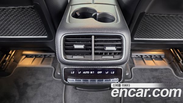 Mercedes-Benz GLS 2021, фото 31