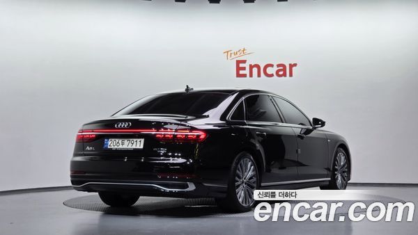 Audi A8 2023, фото 2
