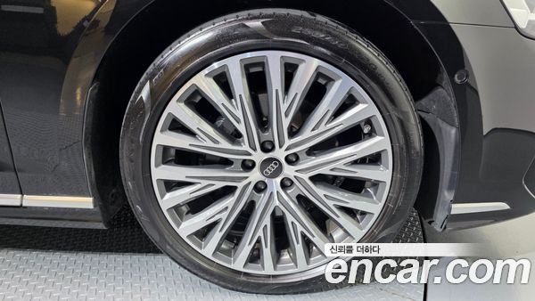 Audi A8 2023, фото 5