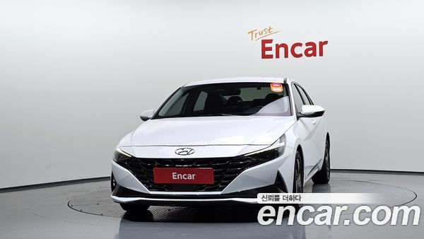 Hyundai Elantra 2022, фото 3