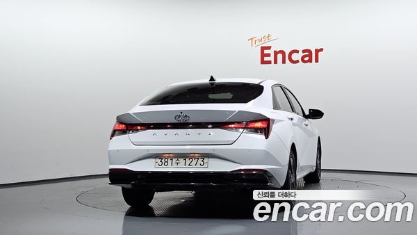Hyundai Elantra 2022, фото 4