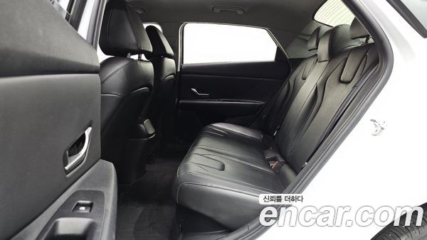 Hyundai Elantra 2022, фото 18