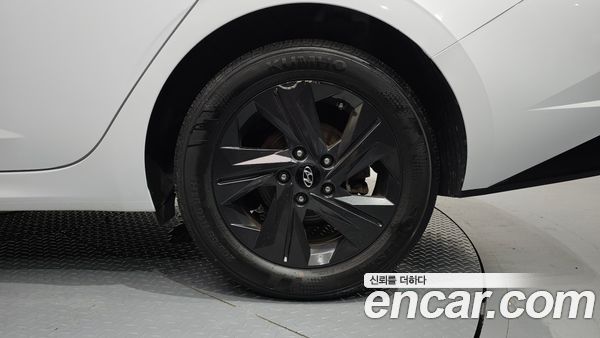 Hyundai Elantra 2022, фото 7