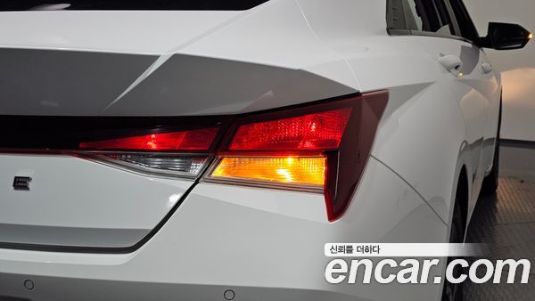 Hyundai Elantra 2022, фото 9