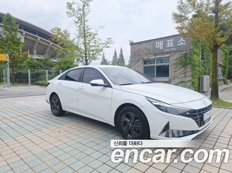 Hyundai Elantra 2023, фото 2