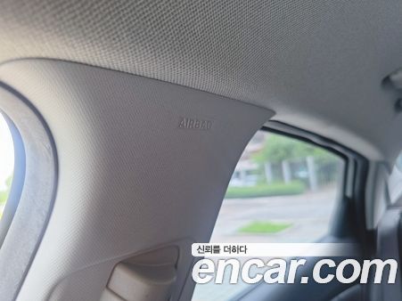 Hyundai Elantra 2023, фото 16