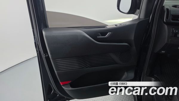 Hyundai Staria 2025, фото 13