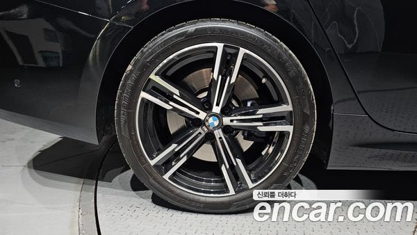 BMW 3 Series 2023, фото 5