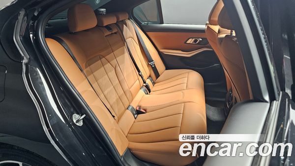 BMW 3 Series 2023, фото 17