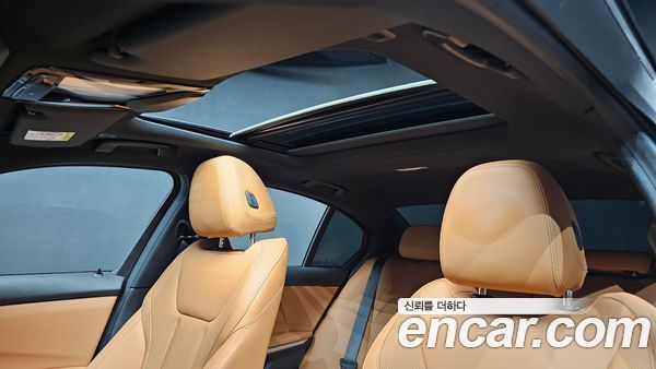 BMW 3 Series 2023, фото 32