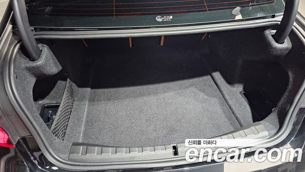 BMW 3 Series 2023, фото 34