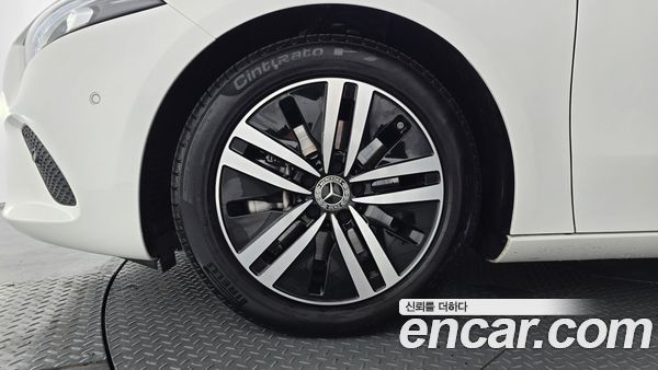 Mercedes-Benz A-Class 2022, фото 4