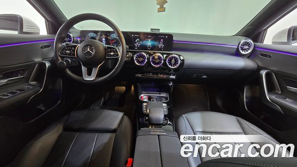 Mercedes-Benz A-Class 2022, фото 9