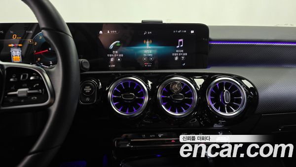 Mercedes-Benz A-Class 2022, фото 17
