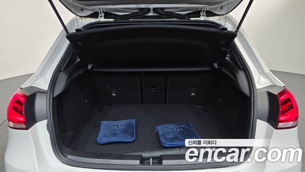 Mercedes-Benz A-Class 2022, фото 21