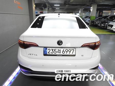 Volkswagen Jetta 2023, фото 4