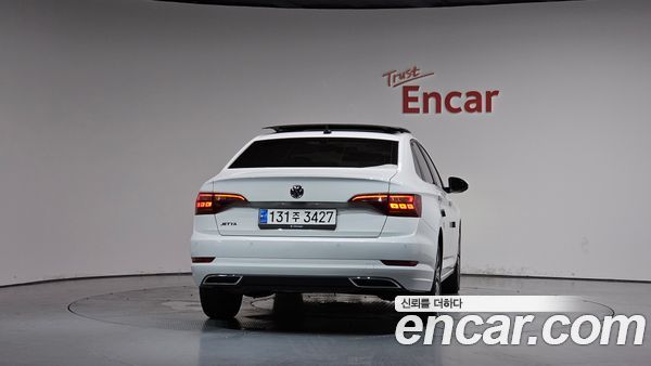 Volkswagen Jetta 2021, фото 3