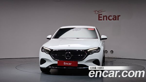 Mercedes-Benz E-Class 2025, фото 2