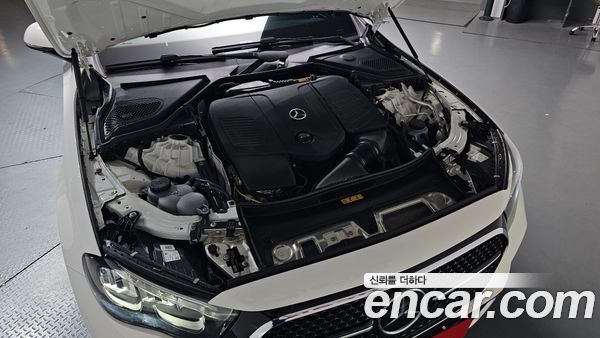 Mercedes-Benz E-Class 2025, фото 5