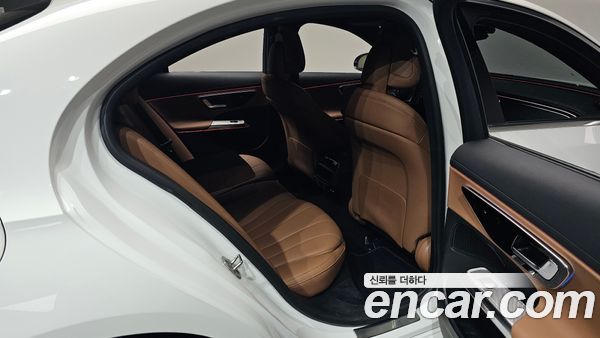 Mercedes-Benz E-Class 2025, фото 17