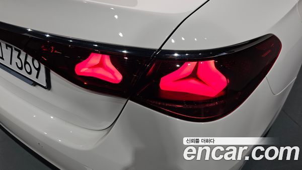 Mercedes-Benz E-Class 2025, фото 8