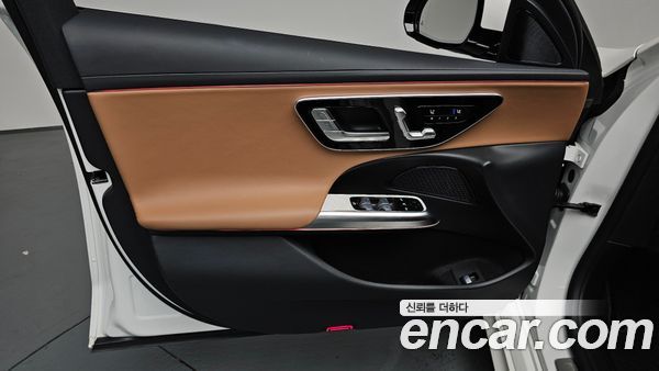 Mercedes-Benz E-Class 2025, фото 13