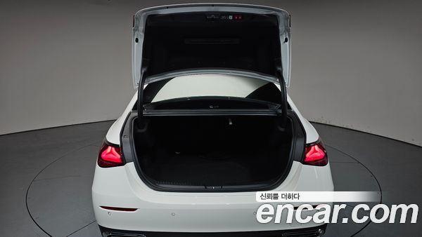 Mercedes-Benz E-Class 2025, фото 34