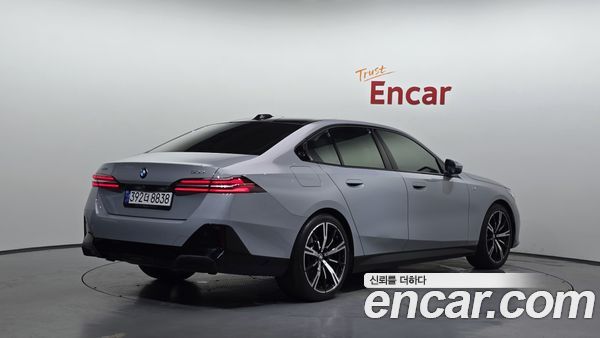 BMW 5 Series 2024, фото 2