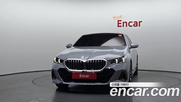 BMW 5 Series 2024, фото 3