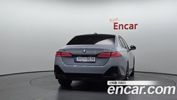 BMW 5 Series 2024, фото 4