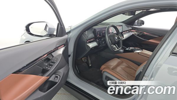 BMW 5 Series 2024, фото 13