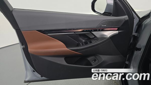 BMW 5 Series 2024, фото 14