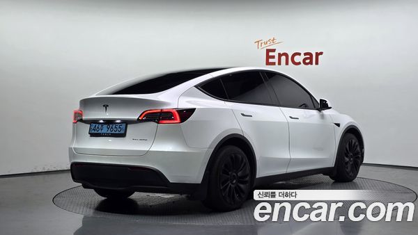 Tesla Model Y 2022, фото 2