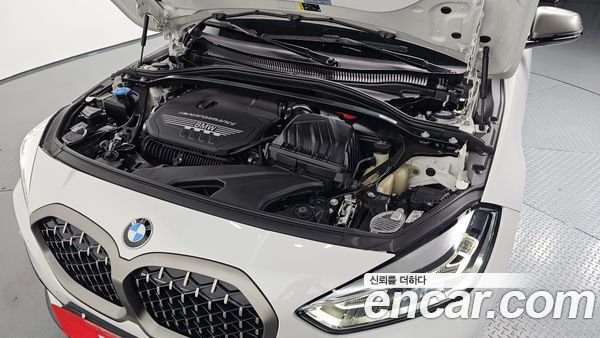 BMW 1 Series 2024, фото 5