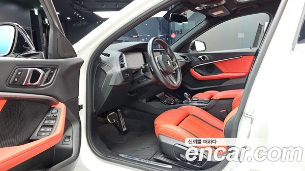 BMW 1 Series 2024, фото 12