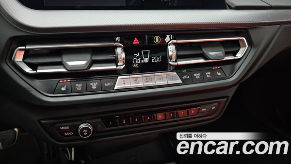 BMW 1 Series 2024, фото 25