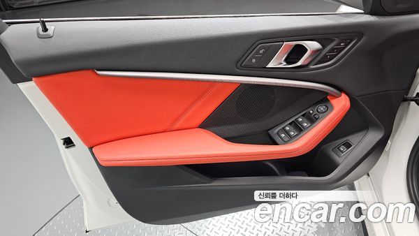 BMW 1 Series 2024, фото 13