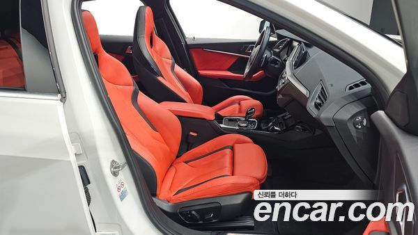 BMW 1 Series 2024, фото 15