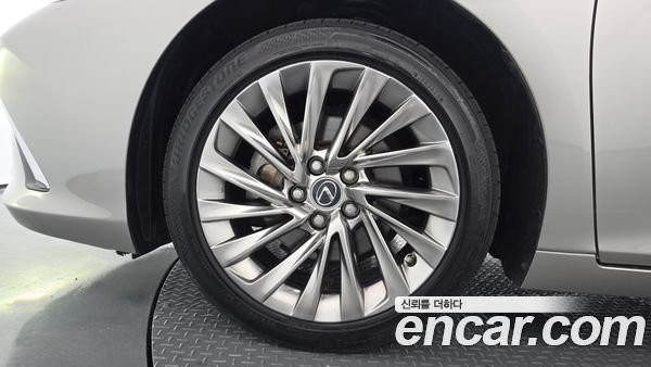 Lexus ES 2023, фото 5