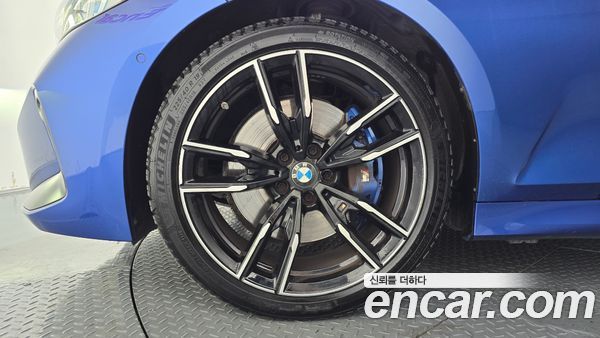 BMW 3 Series 2023, фото 4